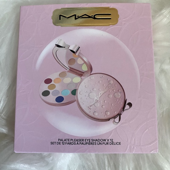 MAC Cosmetics limited edition Holiday 2022 palate pleaser eyeshadow x12 - Picture 4 of 5